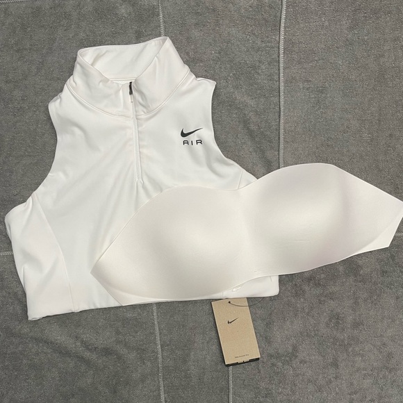 Nike *New With Tags* Air Women's Dri-FIT 1/2 Zip Sports Bra - Picture 8 of 8